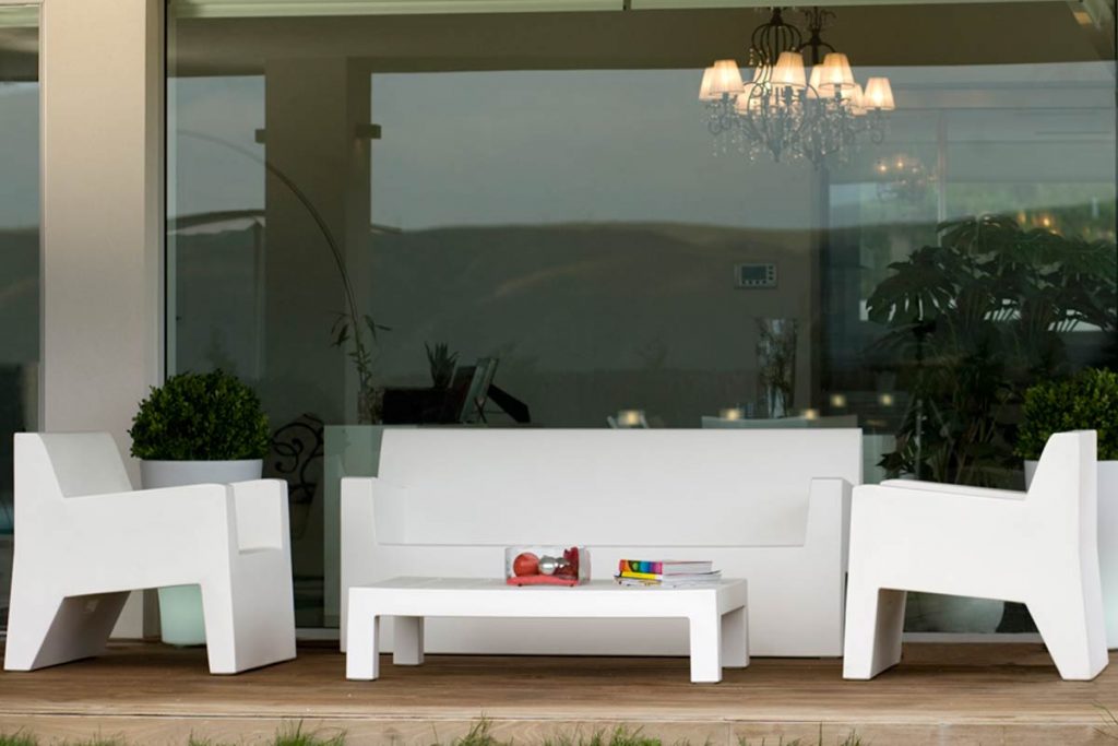 Outdoor Furniture Installation Contractors In Dubai