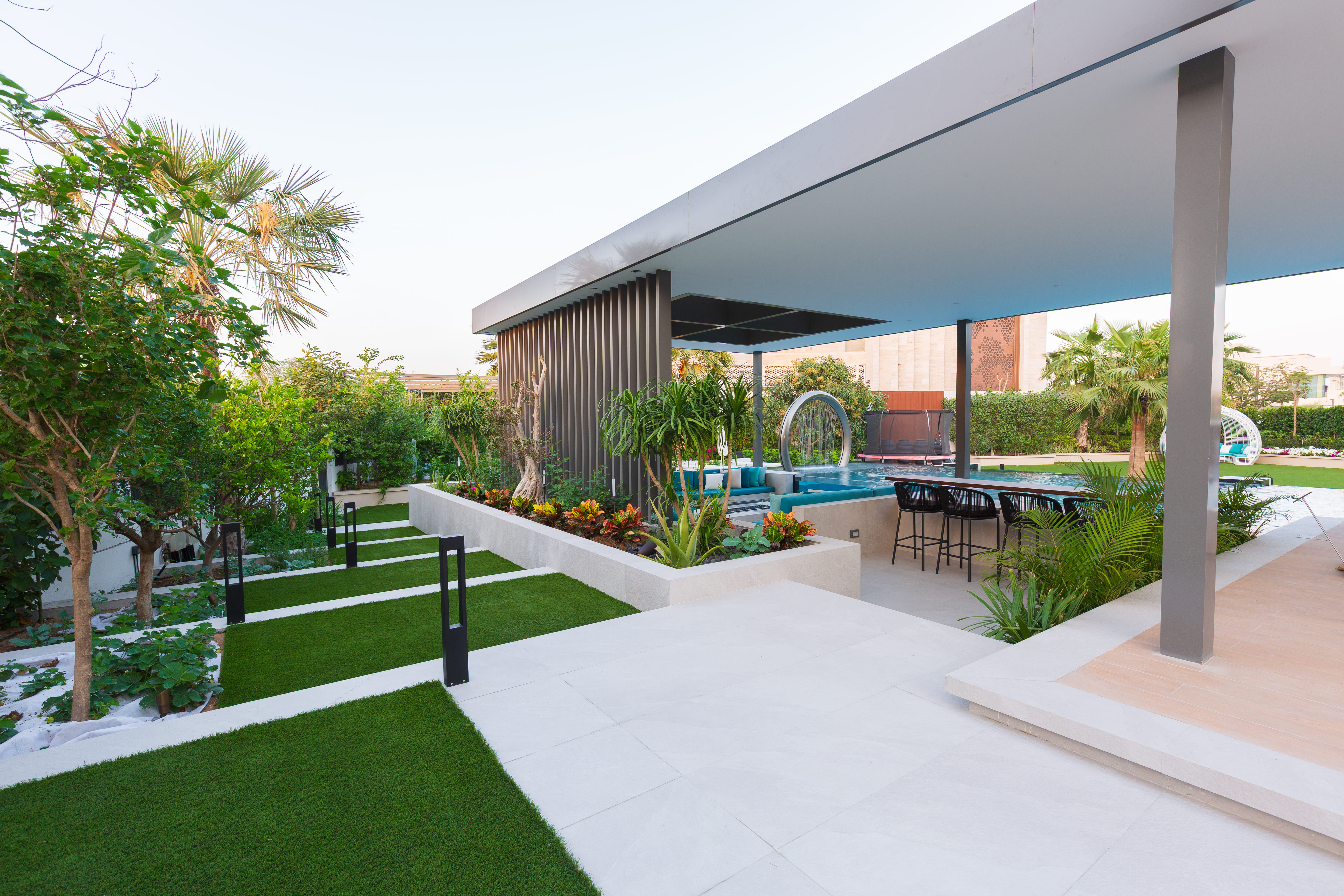 Covered garden pavilion with sunken outdoor bar